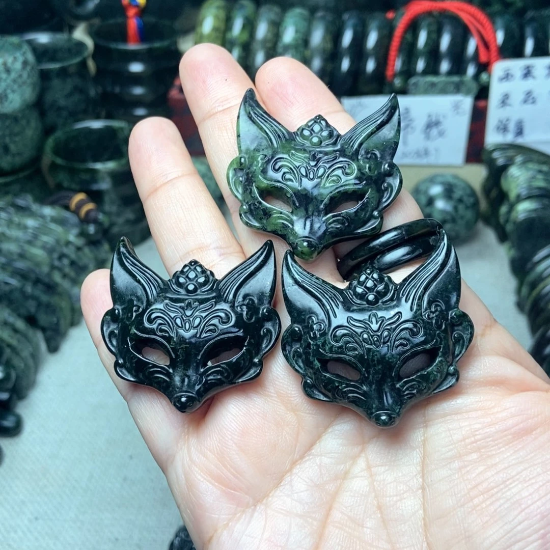 蛇纹石玉未镶嵌颈饰狐狸面具50-98