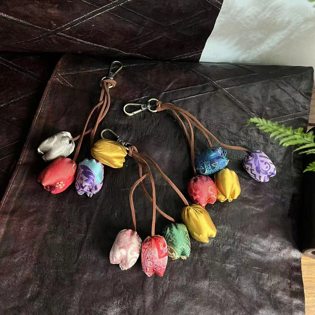【隐叙原创】YX0504新款香云纱桑蚕丝包包钥匙花苞挂饰挂件