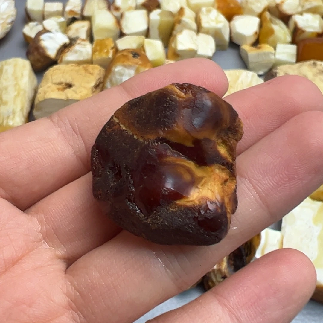 定制琥珀未镶嵌傲**峰蜜蜡