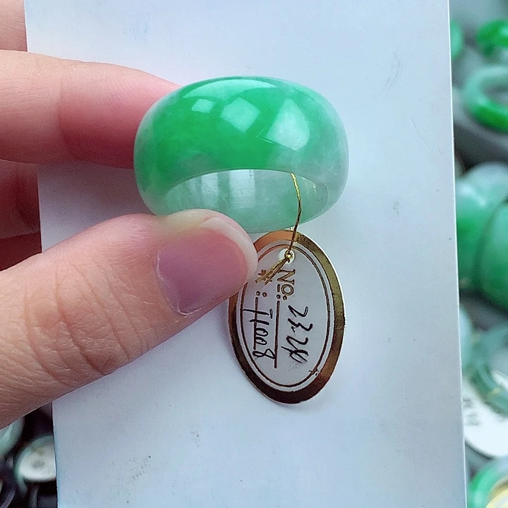 翡翠未镶嵌戒指23.24号