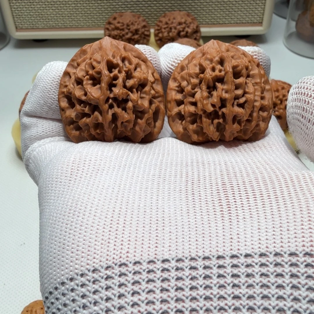 毛***熊吊坠文玩核桃秦闷40