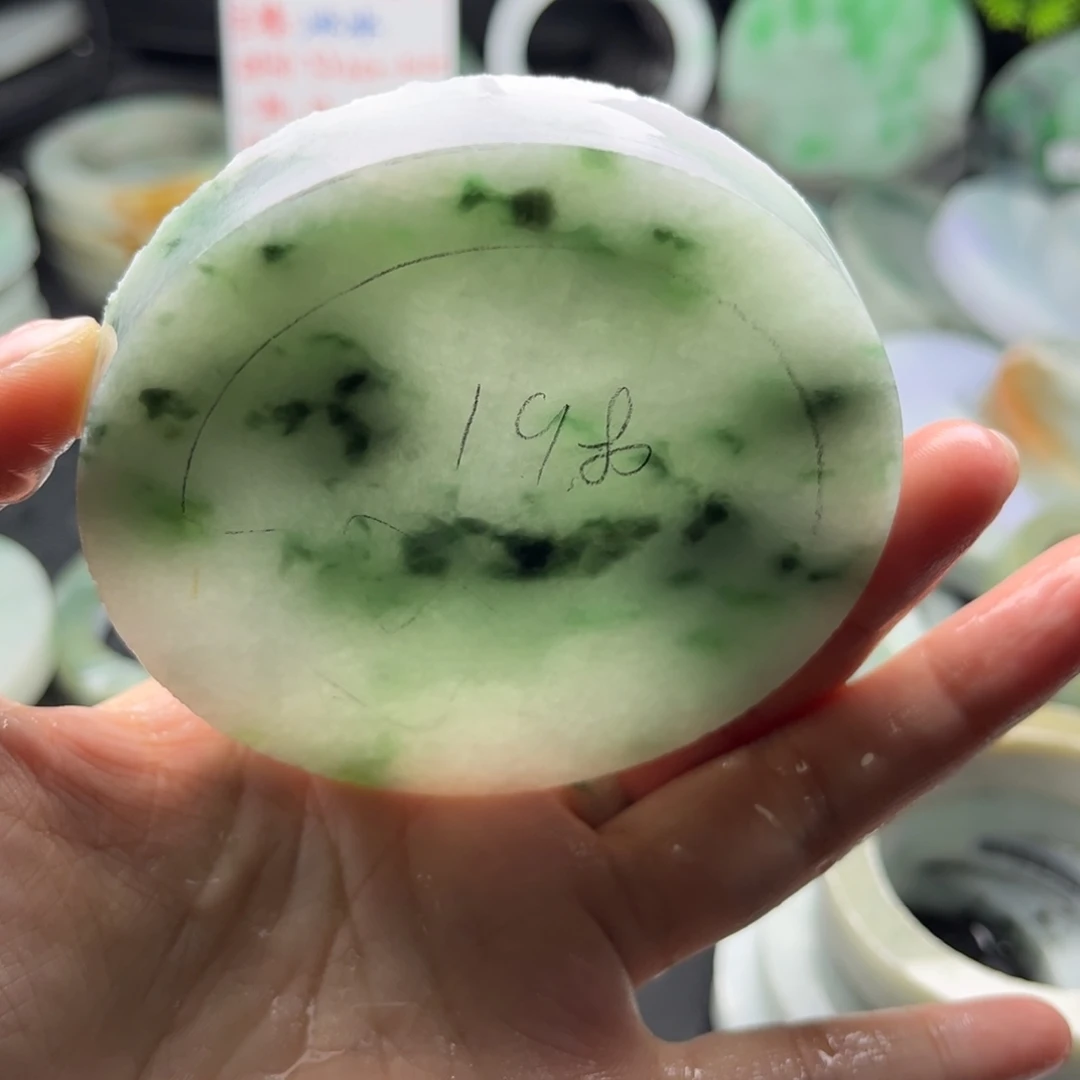 未镶嵌翡翠手镯定制翡翠