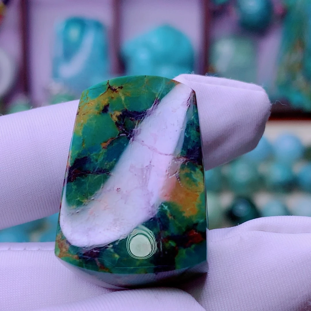 绿松石未镶嵌原矿绿松石