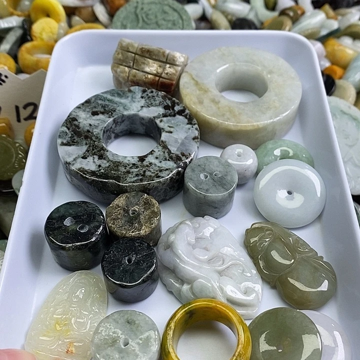 翡翠未镶嵌颈饰天然翡翠16号