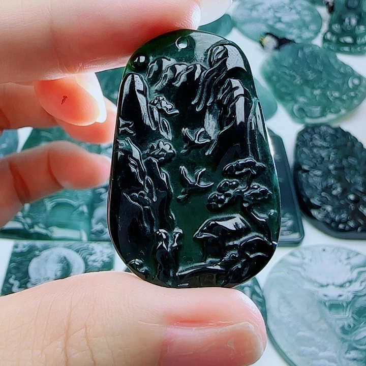 翡翠未镶嵌颈饰多样性发货天然的A货翡翠