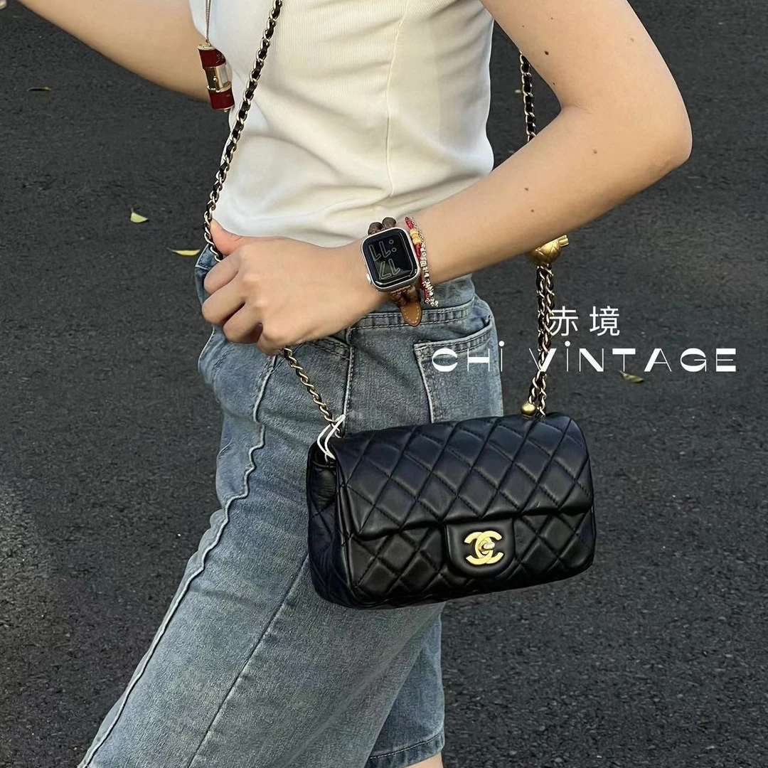 99新 Chanel/香奈儿 0530 黑金羊皮金球大mini斜挎包芯片款