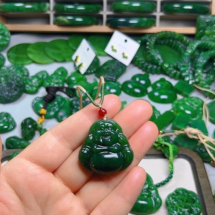 颈饰未镶嵌和田玉（糖玉）