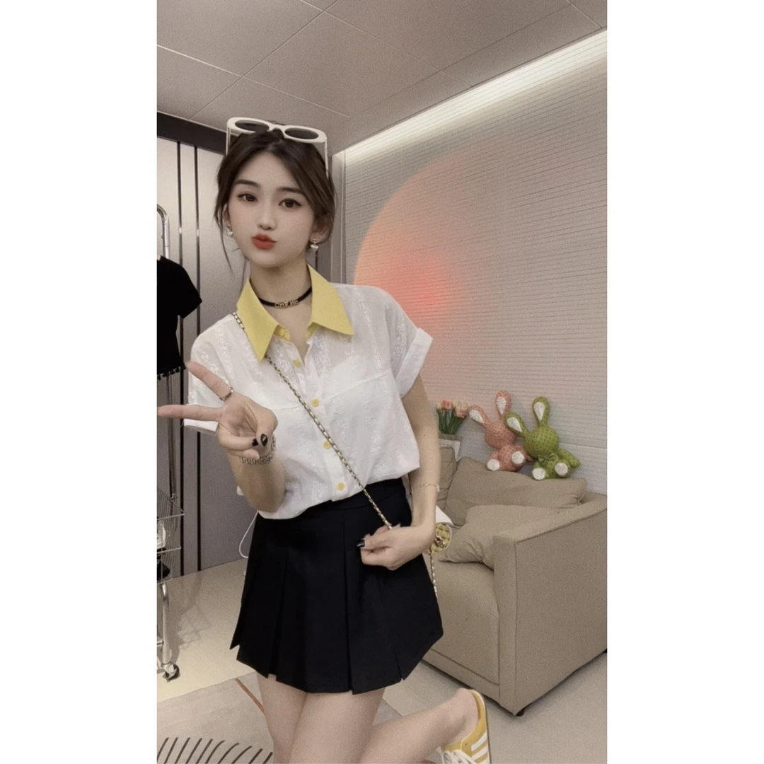 白色蕾丝提花衬衫2025年新款今年流行的别致漂亮独特小衫夏季女装