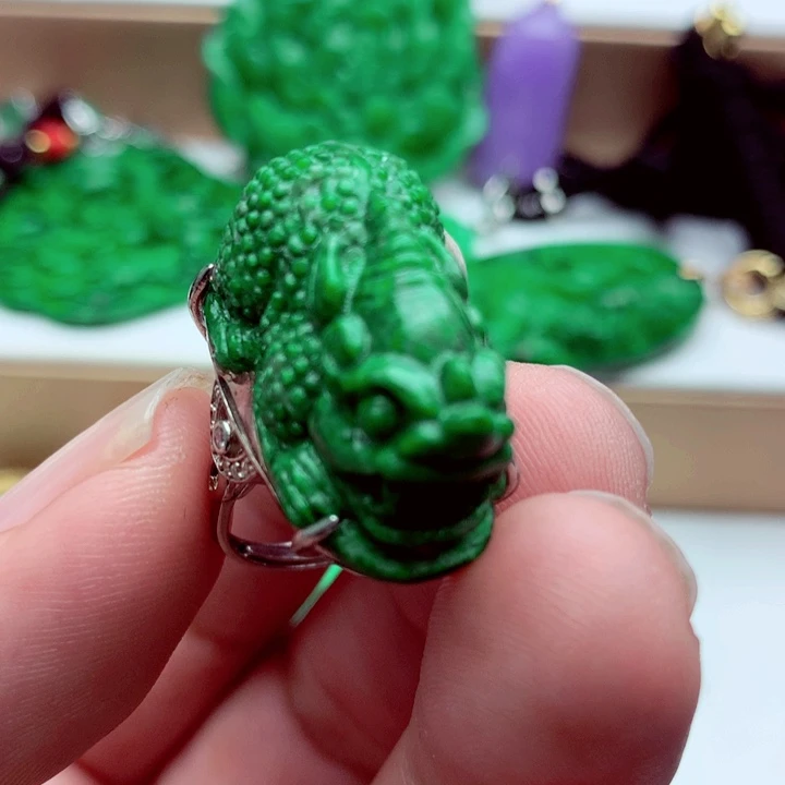 翡翠未镶嵌戒指戒指