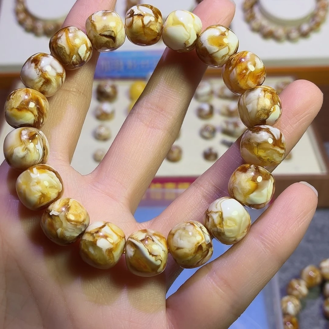 想***飞吊坠桃核沁色老型手串