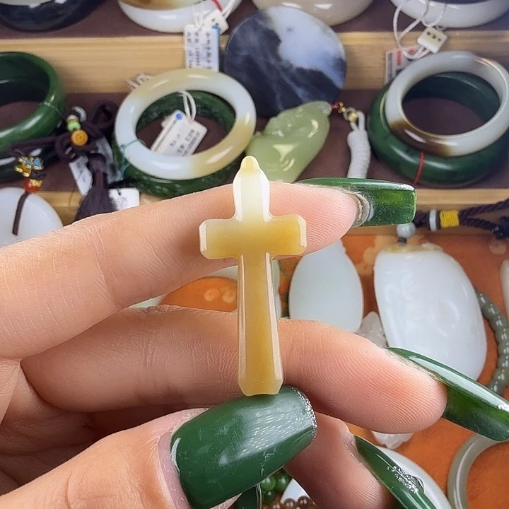 和田玉（糖玉）未镶嵌颈饰