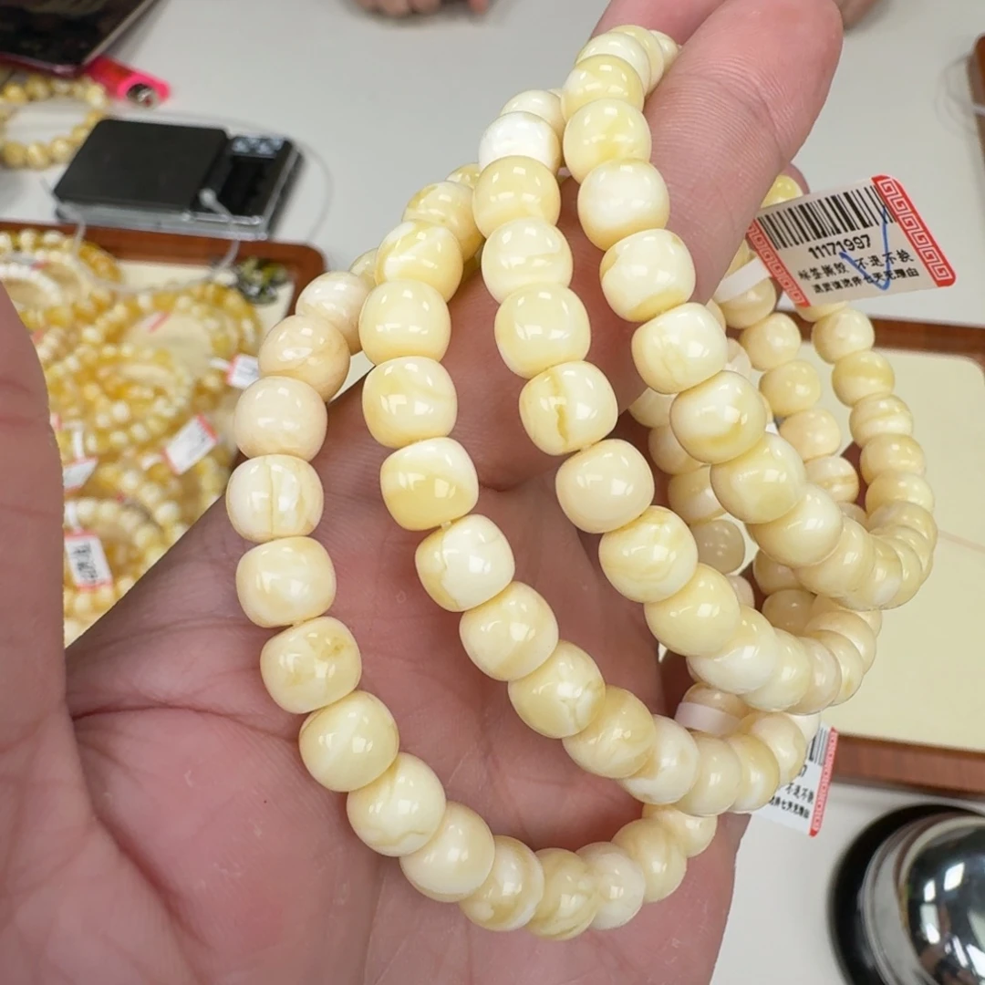 琥珀未镶嵌裸石多样性发其一