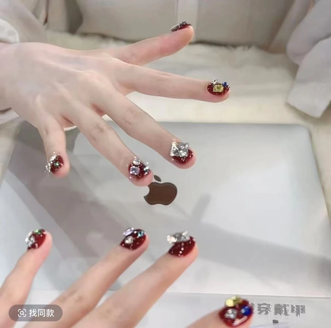 【富家千金】短款显白美甲贴片可拆卸穿戴甲片高级感酒红爆闪钻美甲