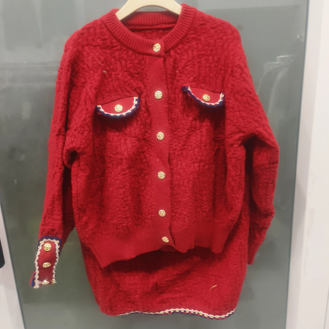 良玉推荐12号线衣套装