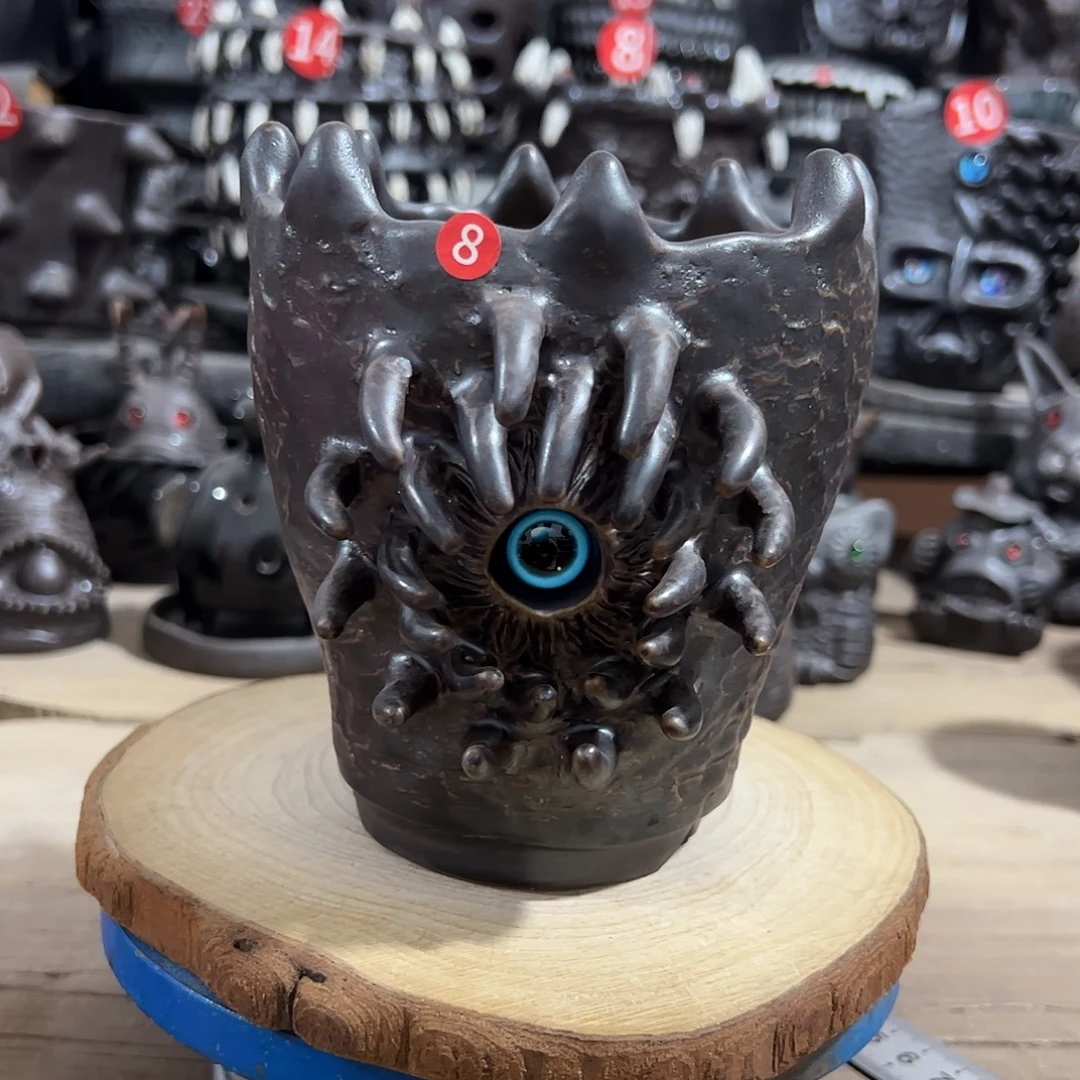 8号，手捏瑕疵，内口10.5外高13.5