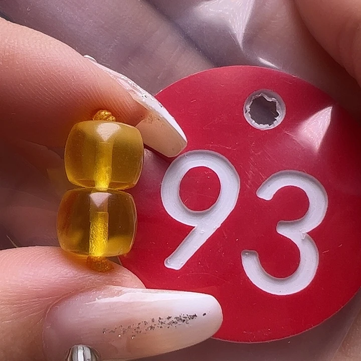 未镶嵌蜜蜡裸石中**话微金沙8.6mm直切