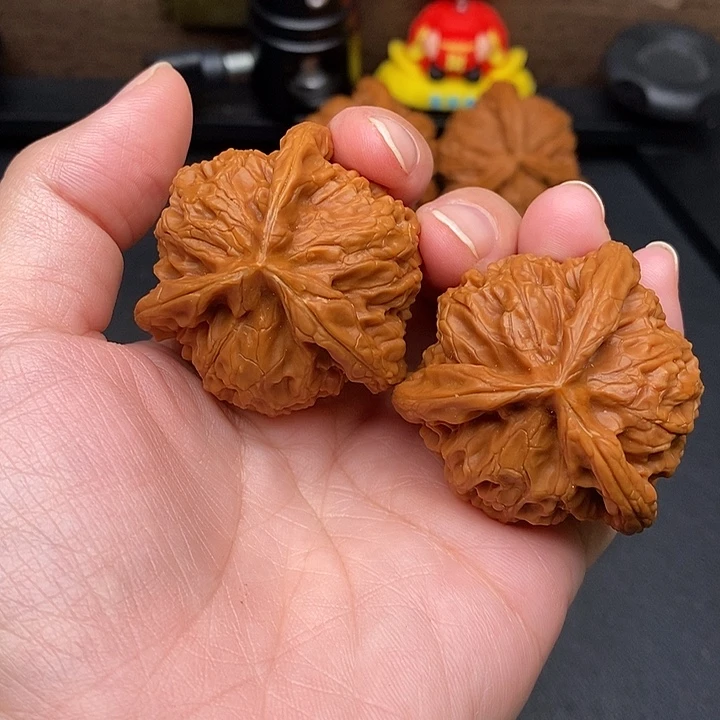 壶***店把件文玩核桃宫灯