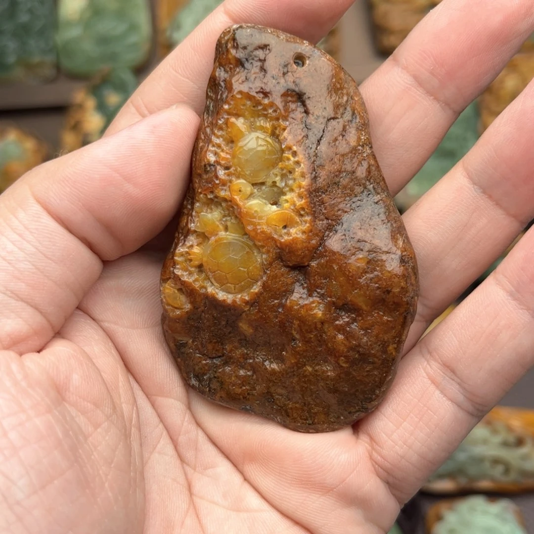 岫岩河磨玉（透闪石质玉）未镶嵌把件