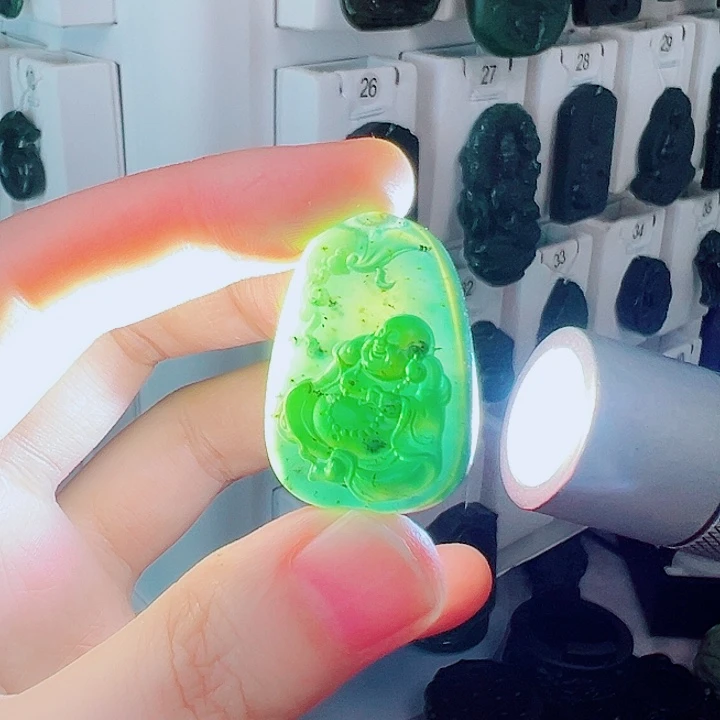 蛇纹石玉颈饰未镶嵌