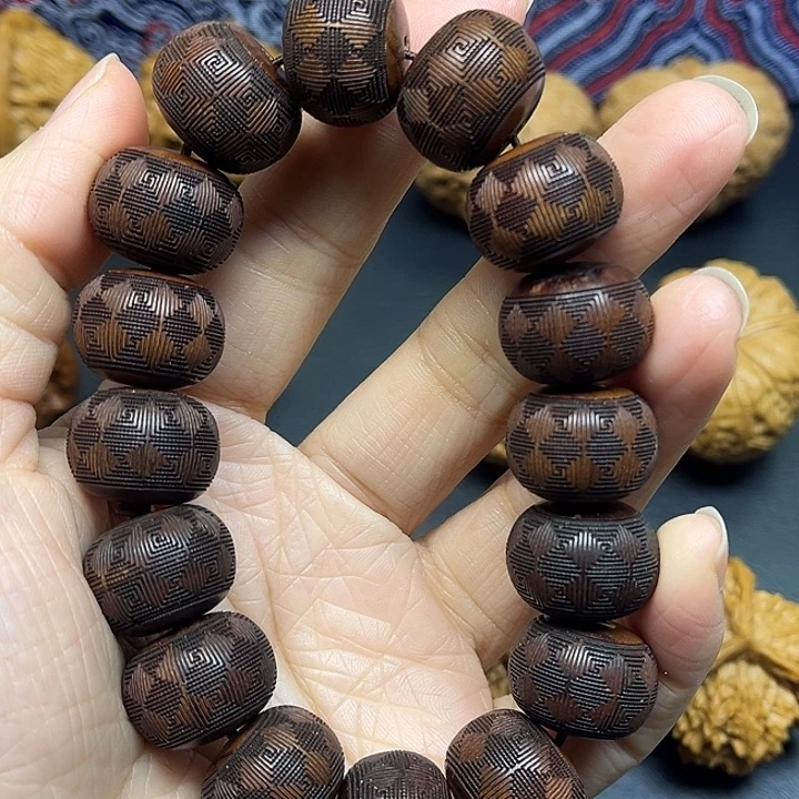 文玩核桃吊坠黑林木