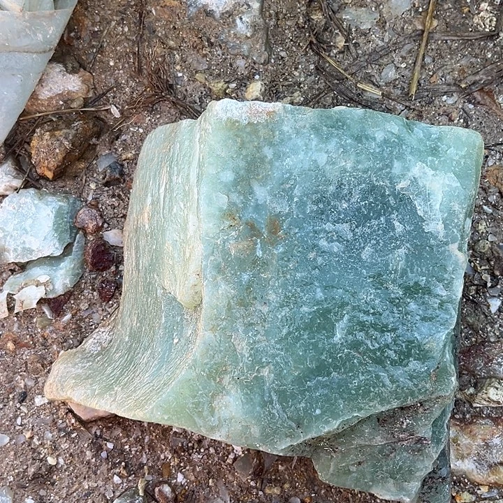 用***1蛇纹石玉未镶嵌天然岫玉多样性发一