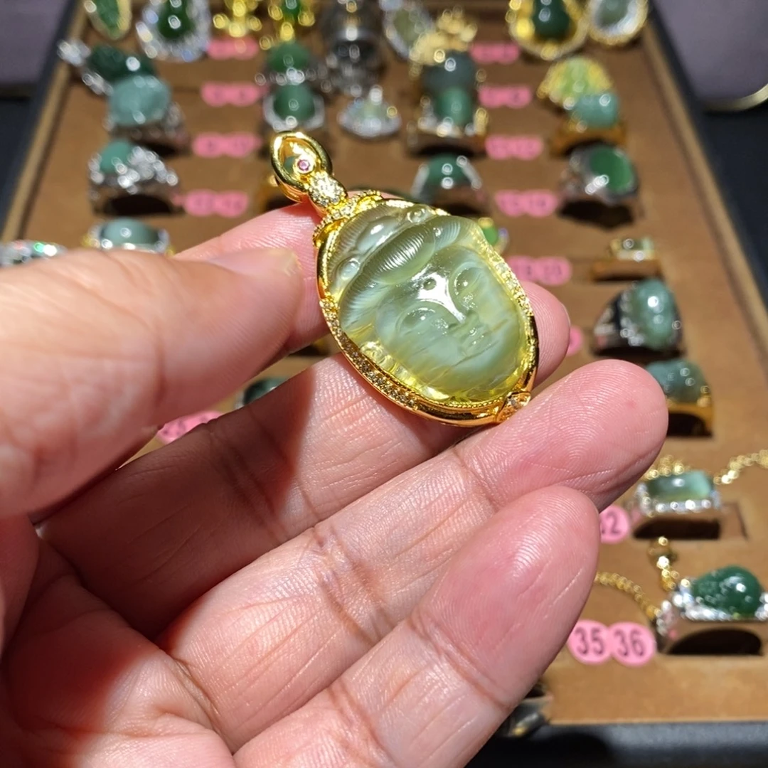 还***称和田玉（碧玉）未镶嵌颈饰