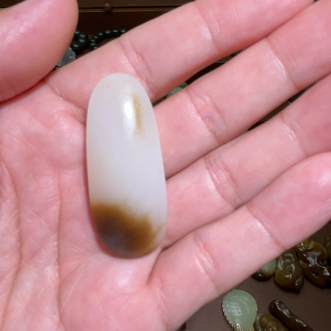 奋***弟和田玉未镶嵌颈饰
