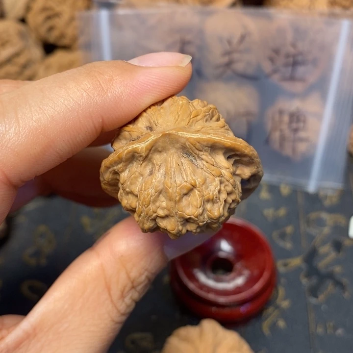 挪***林文玩核桃吊坠文玩核桃异形单只