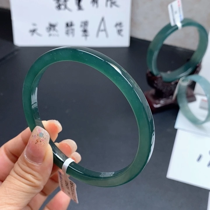 翡翠手镯未镶嵌64尺寸