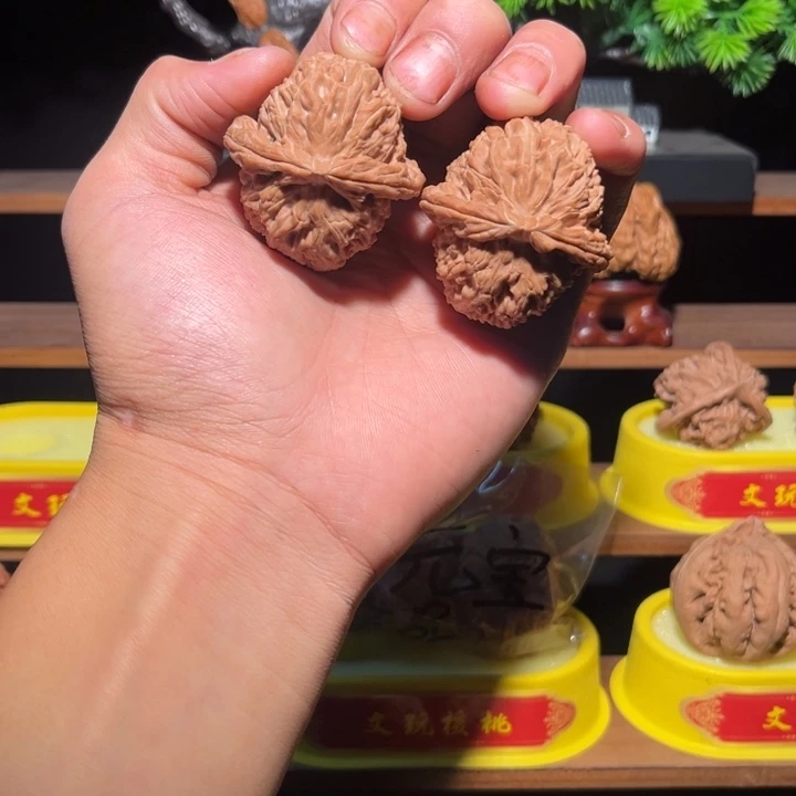 杨***夺吊坠文玩核桃41三角白