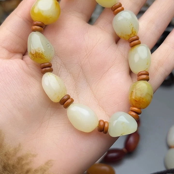 和田玉（糖玉）未镶嵌手链