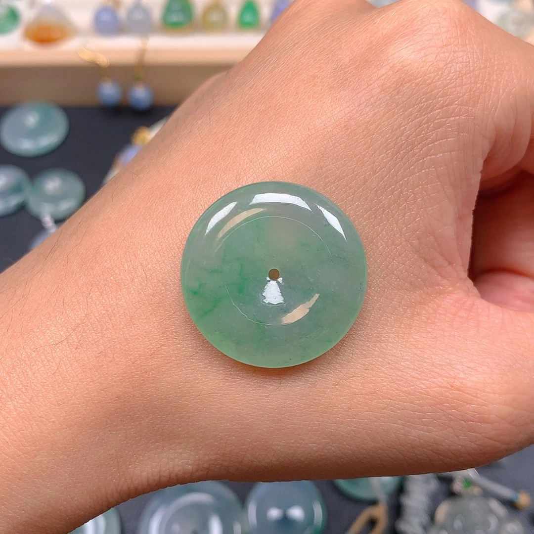 吊坠(赠链)未镶嵌翡翠