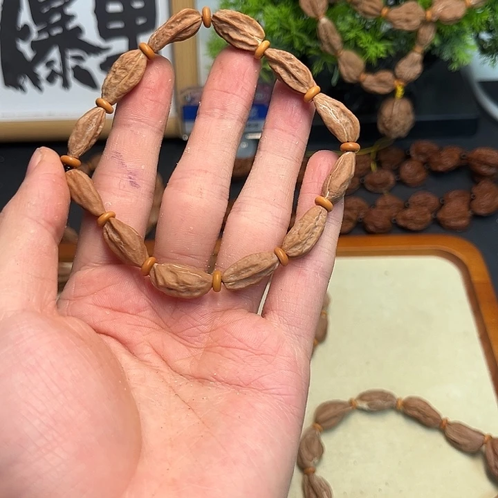 文玩核桃吊坠一**心核桃24