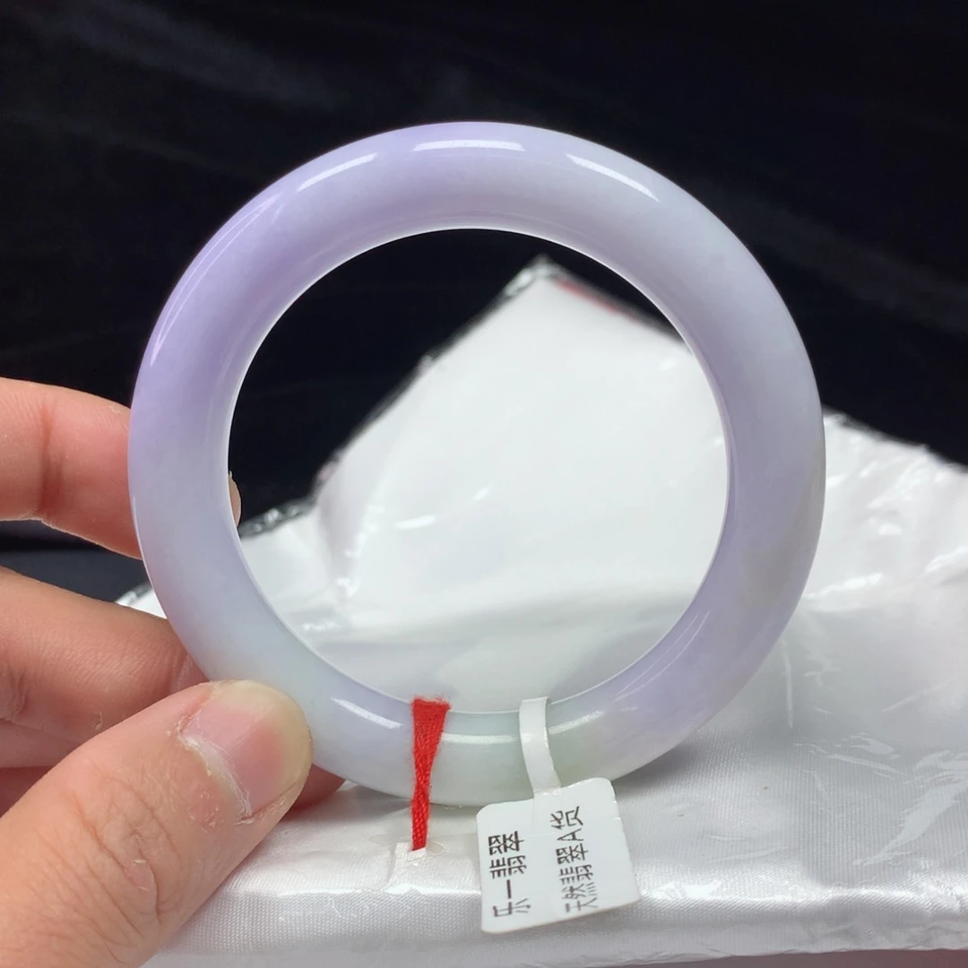 翡翠手镯（圆镯）未镶嵌54.3