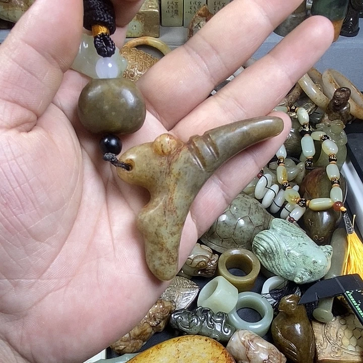 和田玉未镶嵌挂件