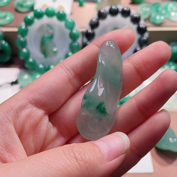 未镶嵌吊坠石英质玉