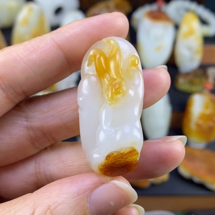 颈饰未镶嵌和田玉