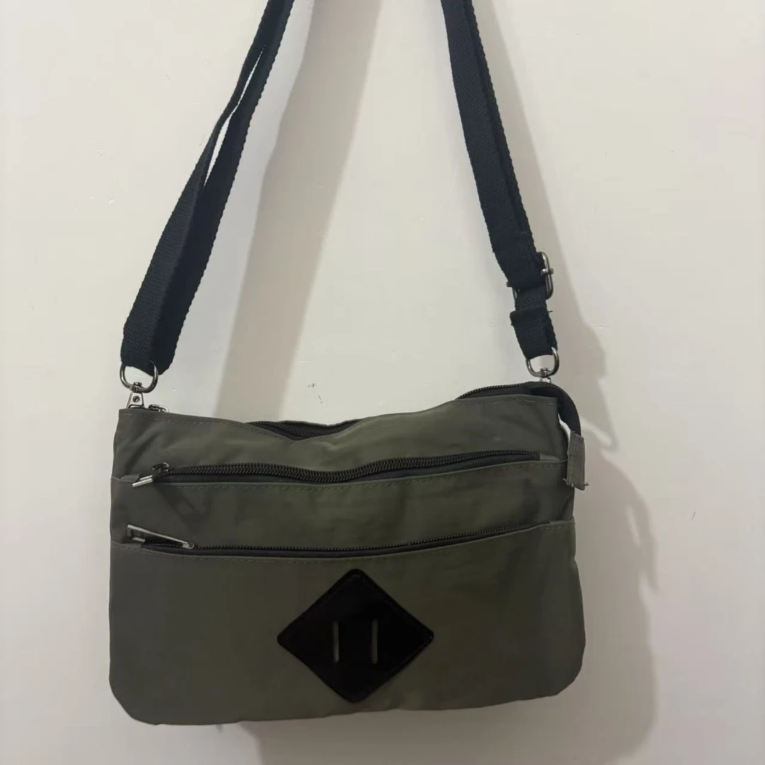 【25*17福利】时尚五拉链单肩收纳包