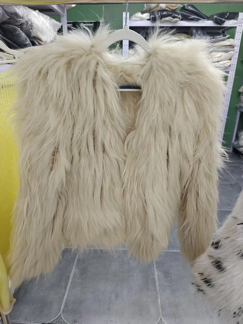 新疆包邮霖睿优品 冬季厚款类  精美女装1号仓 仓库盲盒类 时尚