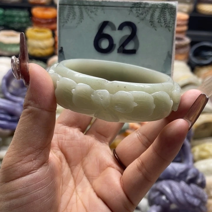 石英岩玉未镶嵌手镯