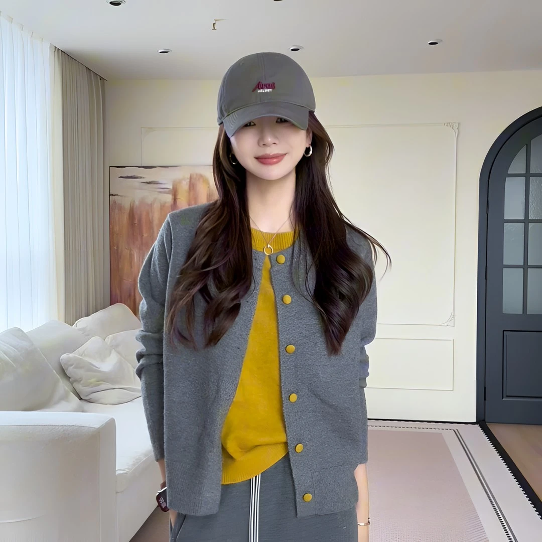 2025年秋季新款时尚百搭休闲简约撞色套头假两件针织衫出游服装女