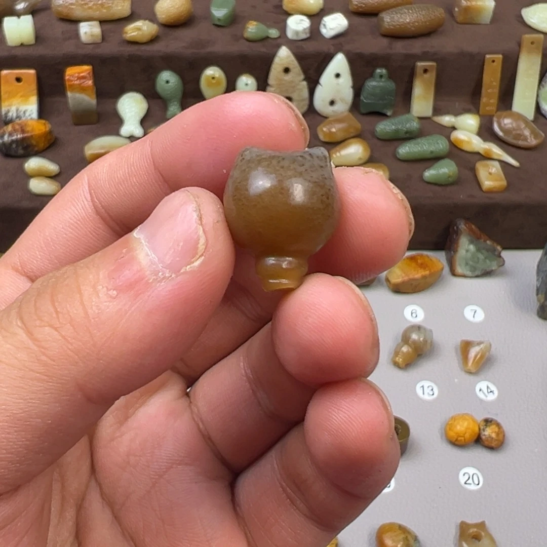 岫岩河磨玉（透闪石质玉）未镶嵌颈饰