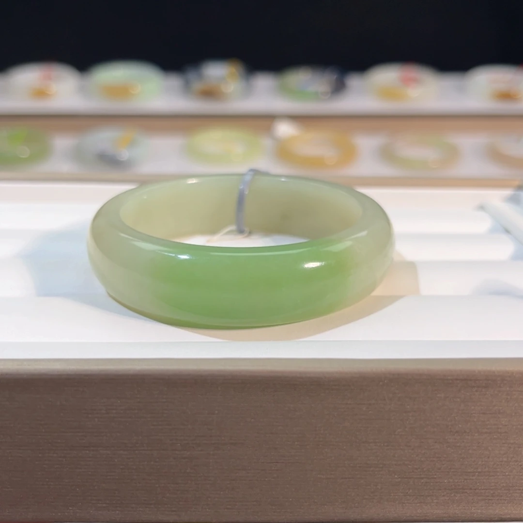 平***乐未镶嵌手镯和田玉