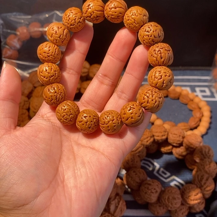 手串文玩核桃……37