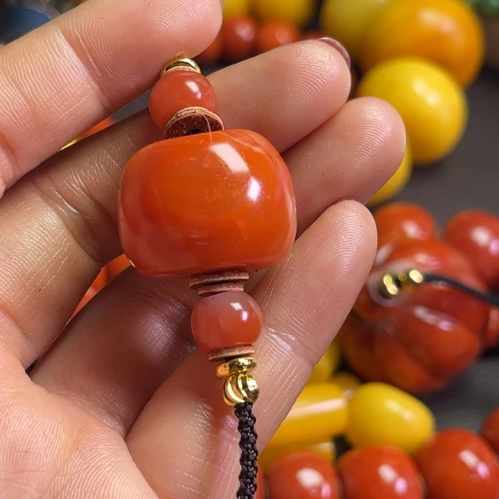 颈饰琉璃润**声琉璃……….