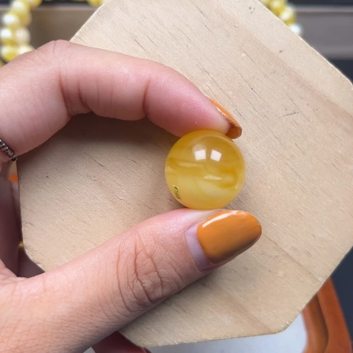 琥珀未镶嵌珠宝奇石M372
