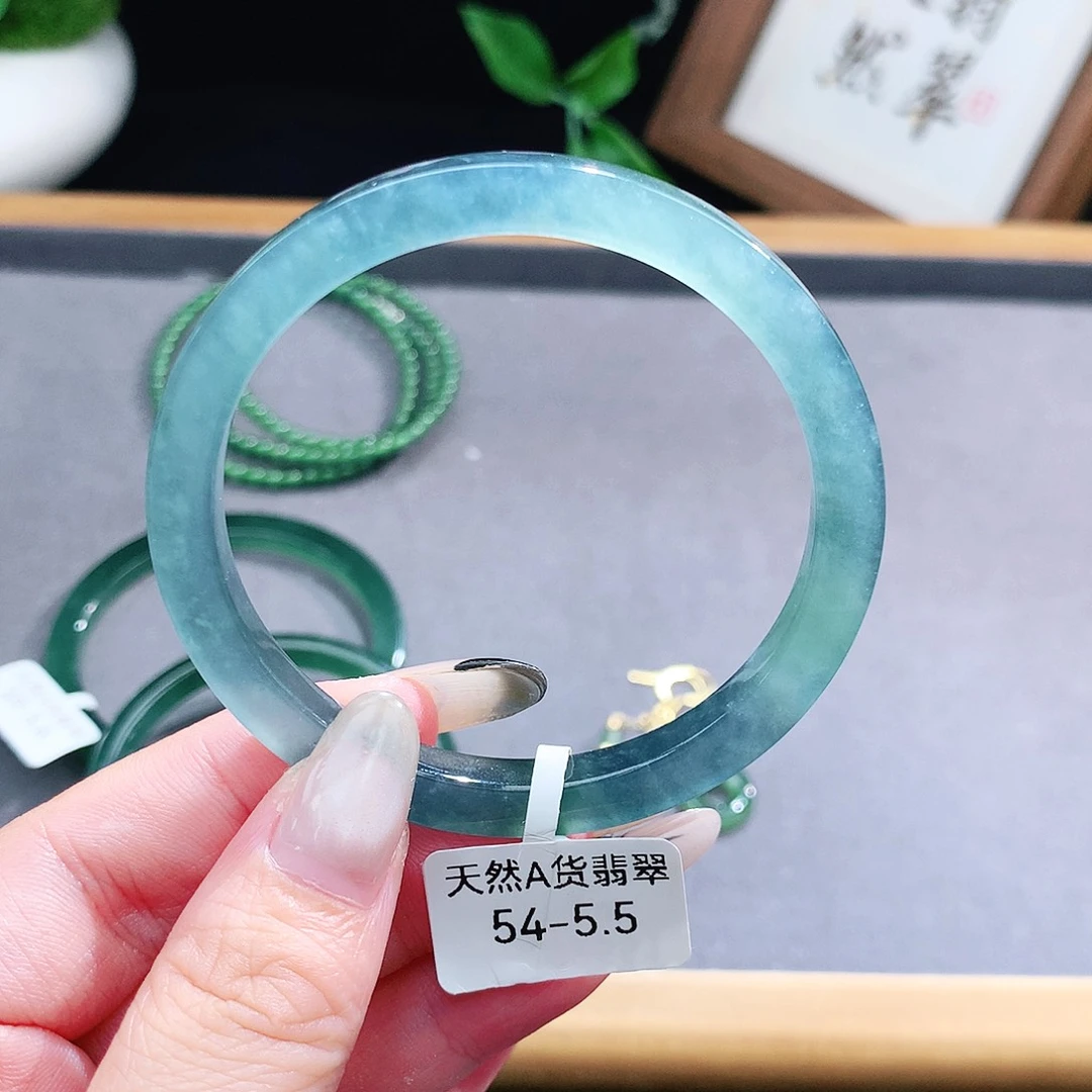 翡翠手镯（圆镯）未镶嵌