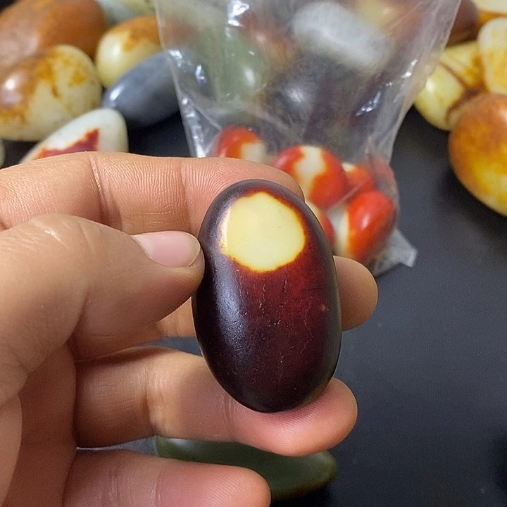 用***8和田玉未镶嵌挂件