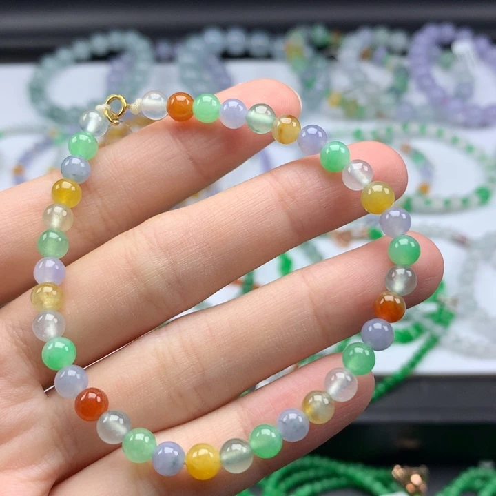 翡翠手镯未镶嵌翡翠