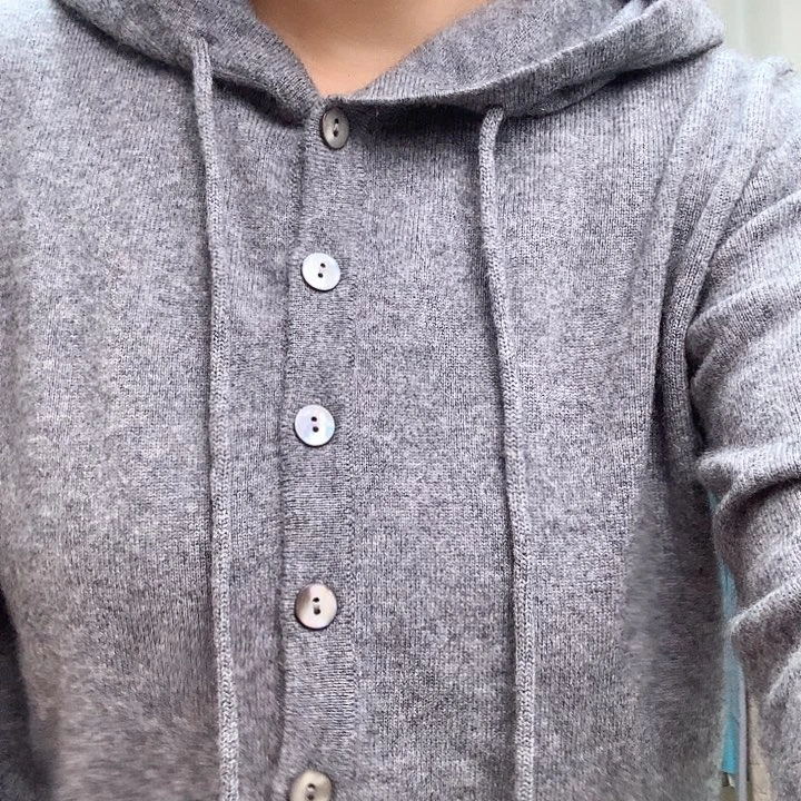 虫***虫女士羊绒坑条帽衫灰色